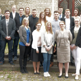 IHK-Ausbildungs-Bestenehrung 13.04.2016: Absolventen Bielefeld