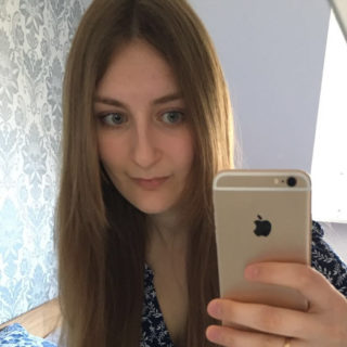 Julia Adelhardt absolviert eine Ausbildung zur Kauffrau Digital und Print beim Verlag W. Bertelsmann in Bielefeld