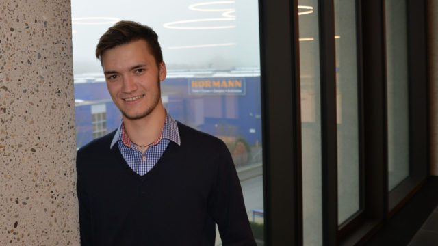 Maximilian Lohse macht eine Ausbildung zum Industriekaufmann bei der Hörmann KG